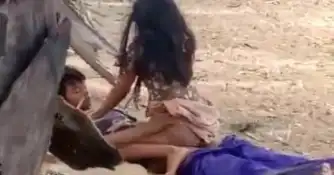 လူလစ်ပီဆိုပီး ထန်းပင်ကွယ်လိုးနေတာ ချောင်းရိုက်မိသွား